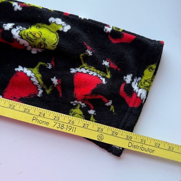 Grinch Christmas Sleep Pants and Matching Slippers - Picture 8 of 12